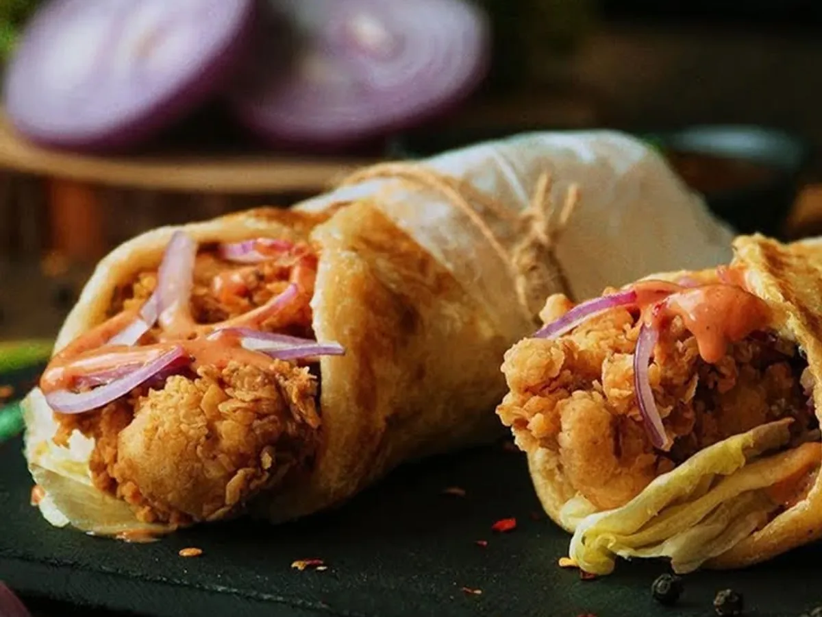 Zinger paratha roll